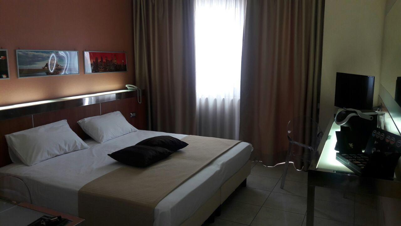 Hotel Artemide Aversa Exterior photo